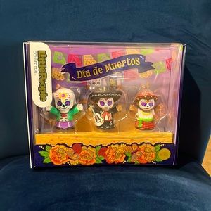 Dia de Los Muertos little people